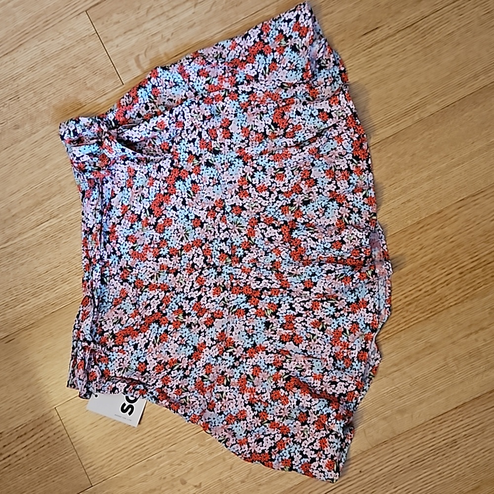 🛍 2/$25 SO Floral Summer Skirt